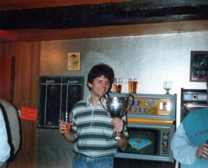 Peter Lovegrove holding the SussexJunior Cup April 89Webpic