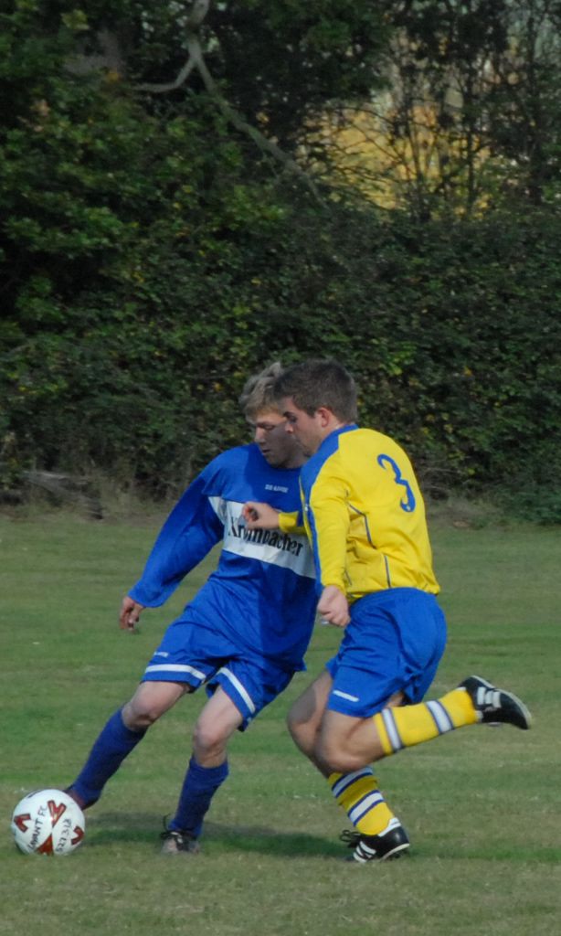 Chris Coe attacking the the ball LFCvsLodsworthRes 031009
