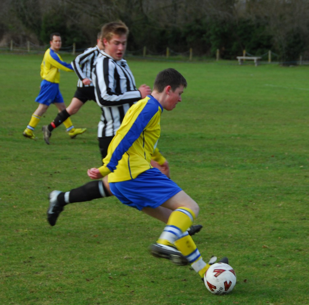 Dave Knight on the ball Lavant vs Henfield 130210